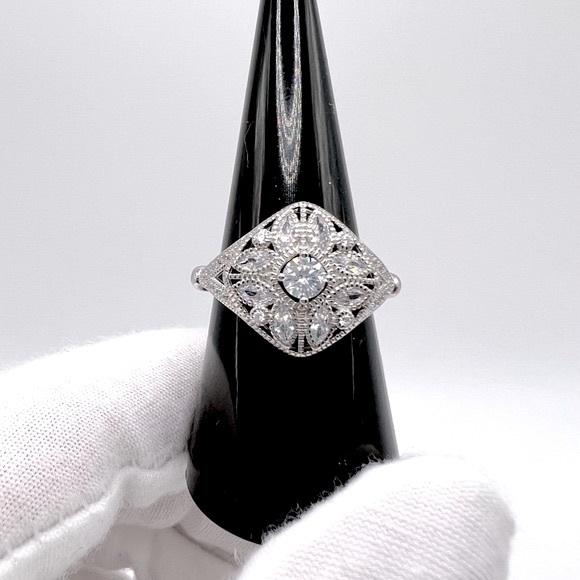 .925 Sterling Silver Vintage Inspired Cz Ring - Picture 3 of 17